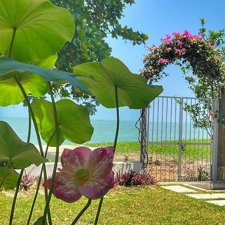 Smell Rose Beach Garden バツーフェリンギビーチ エクステリア 写真